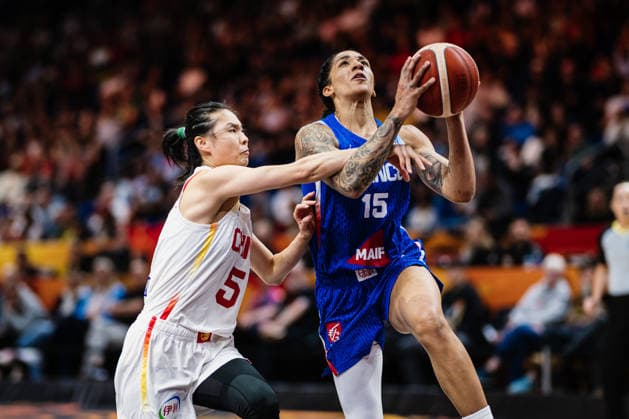 FIBA Women™s Basketball World Cup 2026: China vs. Frankreich, 10.09.2026 Gabby Williams (Frankreich, 15), Wang Siyu (China, 5); Basketball, FIBA Women™s Basketball World Cup 2026, Final Phase, Viertelfinale: China vs. Frankreich am 10.09.2026 in der Uber Arena, Berlin Copyright: xBEAUTIFULxSPORTS Tonhäuserx