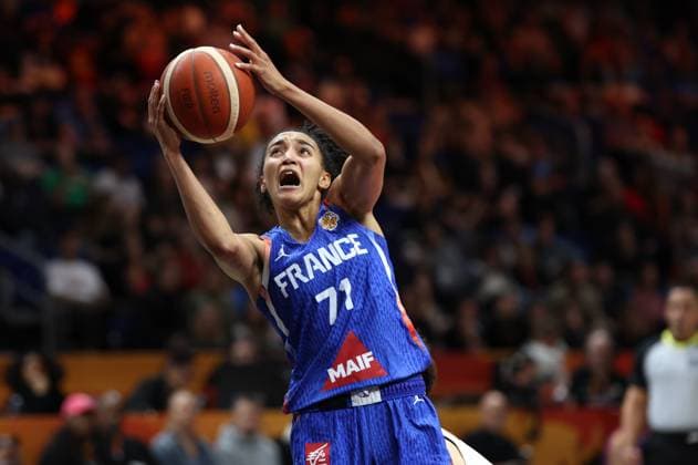 French™ Leila Lacan fights for the ball during a basketball game between France and China, a quarter-final game at the FIBA Women s Basketball World Cup, on Thursday 10 September 2026, in Berlin, Germany. The FIBA Women s Basketball World Cup takes place in Berlin from 4 to 13 September 2026. VIRGINIExLEFOUR  x185856115x