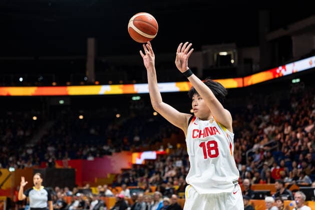 Mingling Chen (China, 18) beim Wurf, GER, China vs. Frankreich, Basketball, FIBA Women s World Cup 2026, Viertelfinale, 10.09.2026 GER, China vs. Frankreich, Basketball, FIBA Women s World Cup 2026, Viertelfinale, 10.09.2026 Berlin Copyright: xEibner-Pressefoto MaxxVincenx EP_MVN