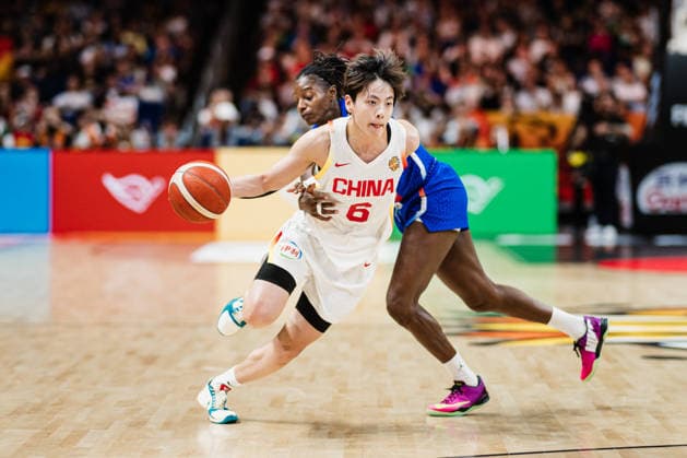 FIBA Women™s Basketball World Cup 2026: China vs. Frankreich, 10.09.2026 Yang Shuyu (China, 6), Migna Toure (Frankreich, 28); Basketball, FIBA Women™s Basketball World Cup 2026, Final Phase, Viertelfinale: China vs. Frankreich am 10.09.2026 in der Uber Arena, Berlin Copyright: xBEAUTIFULxSPORTS Tonhäuserx