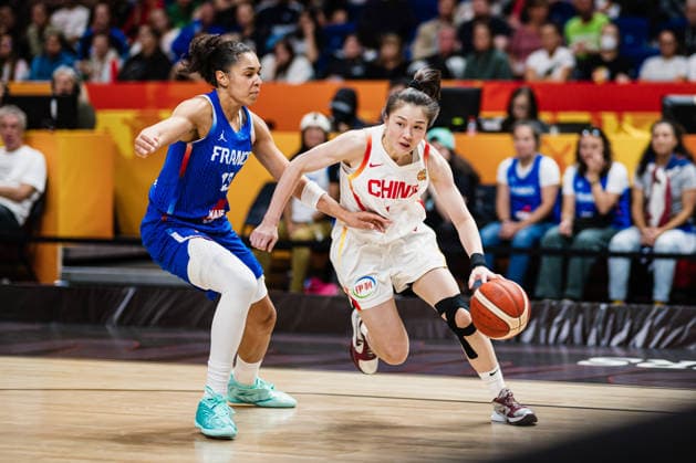 FIBA Women™s Basketball World Cup 2026: China vs. Frankreich, 10.09.2026 Wang Siyu (China, 5), Gabby Williams (Frankreich, 15); Basketball, FIBA Women™s Basketball World Cup 2026, Final Phase, Viertelfinale: China vs. Frankreich am 10.09.2026 in der Uber Arena, Berlin Copyright: xBEAUTIFULxSPORTS Tonhäuserx