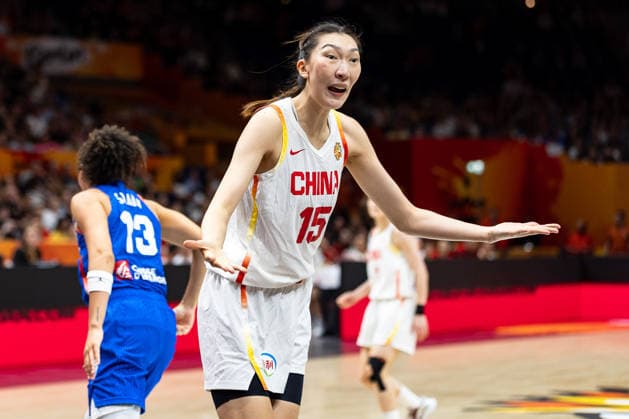 Xu Han (China, 15) enttaeuscht Enttaeuschung, GER, China vs. Frankreich, Basketball, FIBA Women s World Cup 2026, Viertelfinale, 10.09.2026 GER, China vs. Frankreich, Basketball, FIBA Women s World Cup 2026, Viertelfinale, 10.09.2026 Berlin Copyright: xEibner-Pressefoto MaxxVincenx EP_MVN