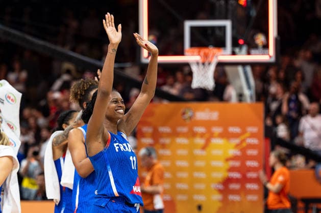 Valeriane Ayayi (Frankreich, 11) jubelt Jubel, GER, China vs. Frankreich, Basketball, FIBA Women s World Cup 2026, Viertelfinale, 10.09.2026 GER, China vs. Frankreich, Basketball, FIBA Women s World Cup 2026, Viertelfinale, 10.09.2026 Berlin Copyright: xEibner-Pressefoto MaxxVincenx EP_MVN