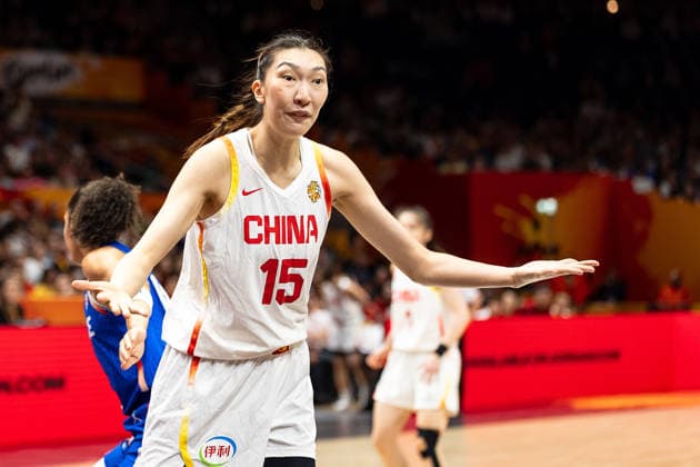 Xu Han (China, 15) enttaeuscht Enttaeuschung, GER, China vs. Frankreich, Basketball, FIBA Women s World Cup 2026, Viertelfinale, 10.09.2026 GER, China vs. Frankreich, Basketball, FIBA Women s World Cup 2026, Viertelfinale, 10.09.2026 Berlin Copyright: xEibner-Pressefoto MaxxVincenx EP_MVN