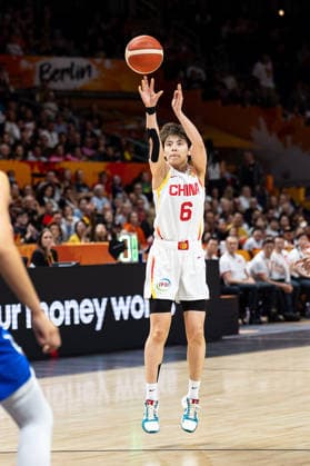 Shuyu Yang (China, 06) beim Wurf, GER, China vs. Frankreich, Basketball, FIBA Women s World Cup 2026, Viertelfinale, 10.09.2026 GER, China vs. Frankreich, Basketball, FIBA Women s World Cup 2026, Viertelfinale, 10.09.2026 Berlin Copyright: xEibner-Pressefoto MaxxVincenx EP_MVN