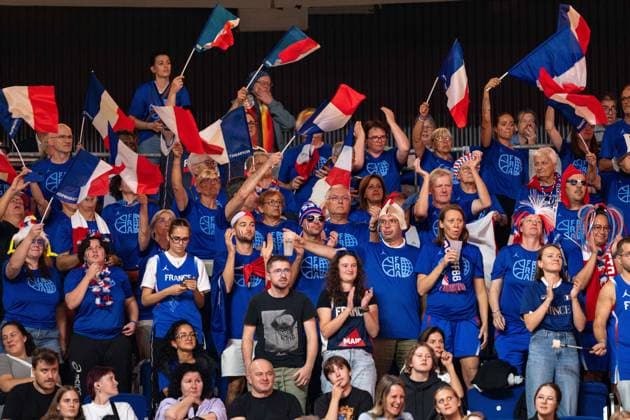 franzoesische Fans jubelt Jubel mit Flaggen, GER, China vs. Frankreich, Basketball, FIBA Women s World Cup 2026, Viertelfinale, 10.09.2026 GER, China vs. Frankreich, Basketball, FIBA Women s World Cup 2026, Viertelfinale, 10.09.2026 Berlin Copyright: xEibner-Pressefoto MaxxVincenx EP_MVN