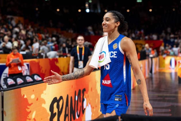Gabby Williams (Frankreich, 15) jubelt Jubel nach Sieg Spielende, GER, China vs. Frankreich, Basketball, FIBA Women s World Cup 2026, Viertelfinale, 10.09.2026 GER, China vs. Frankreich, Basketball, FIBA Women s World Cup 2026, Viertelfinale, 10.09.2026 Berlin Copyright: xEibner-Pressefoto MaxxVincenx EP_MVN