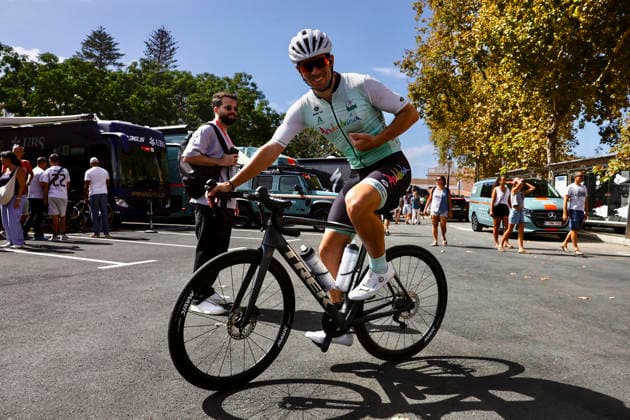 La 18ª etapa de La Vuelta sale este jueves desde El Puerto de Santa María y concluye en el Jerez de la Frontera Ciclistas de La Vuelta salen en la etapa de contrarreloj desde la plaza de toros del Puerto de Santa María. A 10 de septiembre de 2026, Cádiz (Andalucía, Espana). La provincia de Cádiz acoge este jueves, 10 de septiembre, la 18ª etapa de La Vuelta Ciclista a Espana, cuya 81ª edición se celebra entre el 22 de agosto y el 13 de septiembre. 10 SEPTIEMBRE 2026 Cadiz (Andalucia) Cadiz (Andalucia) Espana Copyright: xNachoxFradex 7763407