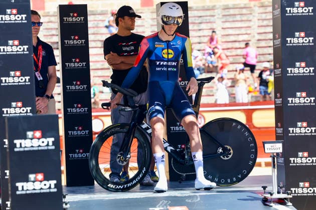 La 18ª etapa de La Vuelta sale este jueves desde El Puerto de Santa María y concluye en el Jerez de la Frontera Ciclistas de La Vuelta salen en la etapa de contrarreloj desde la plaza de toros del Puerto de Santa María. A 10 de septiembre de 2026, Cádiz (Andalucía, Espana). La provincia de Cádiz acoge este jueves, 10 de septiembre, la 18ª etapa de La Vuelta Ciclista a Espana, cuya 81ª edición se celebra entre el 22 de agosto y el 13 de septiembre. 10 SEPTIEMBRE 2026 Cadiz (Andalucia) Cadiz (Andalucia) Espana Copyright: xNachoxFradex 7763422
