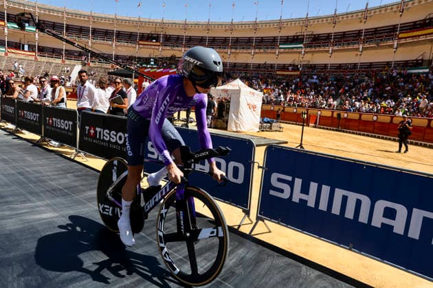 La 18ª etapa de La Vuelta sale este jueves desde El Puerto de Santa María y concluye en el Jerez de la Frontera Ciclistas de La Vuelta salen en la etapa de contrarreloj desde la plaza de toros del Puerto de Santa María. A 10 de septiembre de 2026, Cádiz (Andalucía, Espana). La provincia de Cádiz acoge este jueves, 10 de septiembre, la 18ª etapa de La Vuelta Ciclista a Espana, cuya 81ª edición se celebra entre el 22 de agosto y el 13 de septiembre. 10 SEPTIEMBRE 2026 Cadiz (Andalucia) Cadiz (Andalucia) Espana Copyright: xNachoxFradex 7763423