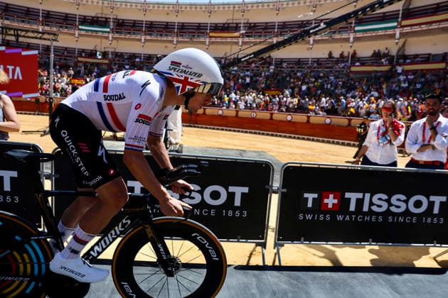 La 18ª etapa de La Vuelta sale este jueves desde El Puerto de Santa María y concluye en el Jerez de la Frontera Ciclistas de La Vuelta salen en la etapa de contrarreloj desde la plaza de toros del Puerto de Santa María. A 10 de septiembre de 2026, Cádiz (Andalucía, Espana). La provincia de Cádiz acoge este jueves, 10 de septiembre, la 18ª etapa de La Vuelta Ciclista a Espana, cuya 81ª edición se celebra entre el 22 de agosto y el 13 de septiembre. 10 SEPTIEMBRE 2026 Cadiz (Andalucia) Cadiz (Andalucia) Espana Copyright: xNachoxFradex 7763426