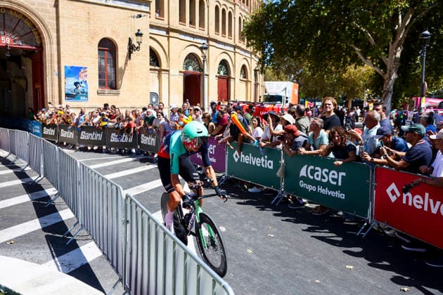 La 18ª etapa de La Vuelta sale este jueves desde El Puerto de Santa María y concluye en el Jerez de la Frontera Ciclistas de La Vuelta salen en la etapa de contrarreloj desde la plaza de toros del Puerto de Santa María. A 10 de septiembre de 2026, Cádiz (Andalucía, Espana). La provincia de Cádiz acoge este jueves, 10 de septiembre, la 18ª etapa de La Vuelta Ciclista a Espana, cuya 81ª edición se celebra entre el 22 de agosto y el 13 de septiembre. 10 SEPTIEMBRE 2026 Cadiz (Andalucia) Cadiz (Andalucia) Espana Copyright: xNachoxFradex 7763433