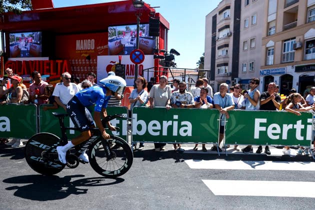 La 18ª etapa de La Vuelta sale este jueves desde El Puerto de Santa María y concluye en el Jerez de la Frontera Ciclistas de La Vuelta salen en la etapa de contrarreloj desde la plaza de toros del Puerto de Santa María. A 10 de septiembre de 2026, Cádiz (Andalucía, Espana). La provincia de Cádiz acoge este jueves, 10 de septiembre, la 18ª etapa de La Vuelta Ciclista a Espana, cuya 81ª edición se celebra entre el 22 de agosto y el 13 de septiembre. 10 SEPTIEMBRE 2026 Cadiz (Andalucia) Cadiz (Andalucia) Espana Copyright: xNachoxFradex 7763438