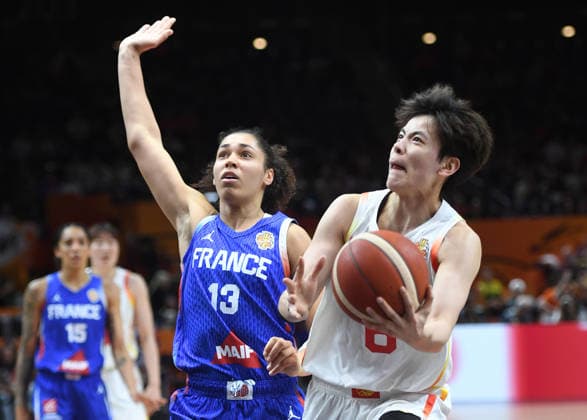 (260910) -- BERLIN, Sept. 10, 2026 -- Yang Shuyu (R) of China goes for a basket during the quarterfinal match between China and France at the FIBA Women s Basketball World Cup 2026 in Berlin, Germany, Sept. 10, 2026. ) (SP)GERMANY-BERLIN-BASKETBALL-WOMEN S WORLD CUP-CHN VS FRA HexCanling 
