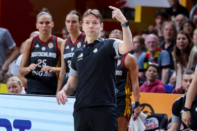 Bundestrainer Olaf Lange (Germany) gestures during the FIBA Women s Basketball World Cup Germany 2026 Quarter-Final match between Belgium and Germany at Berlin Arena on September 10, 2026 in Berlin, Germany. (Photo by Marco Steinbrenner DeFodi Images) -