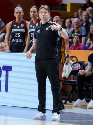Bundestrainer Olaf Lange (Germany) gestures during the FIBA Women s Basketball World Cup Germany 2026 Quarter-Final match between Belgium and Germany at Berlin Arena on September 10, 2026 in Berlin, Germany. (Photo by Marco Steinbrenner DeFodi Images) -