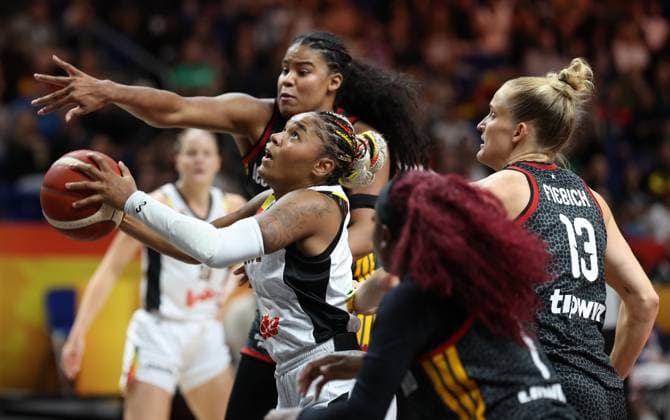 Belgium s Maxuella Lisowa Mbaka and Germany s Nyara Sabally fight for the ball during a basketball game between Germany and Belgium national team, Nationalteam Belgian Cats, a quarter final game at the FIBA Women s Basketball World Cup, on Thursday 10 September 2026, in Berlin, Germany. The FIBA Women s Basketball World Cup takes place in Berlin from 4 to 13 September 2026. VIRGINIExLEFOUR  x185867612x