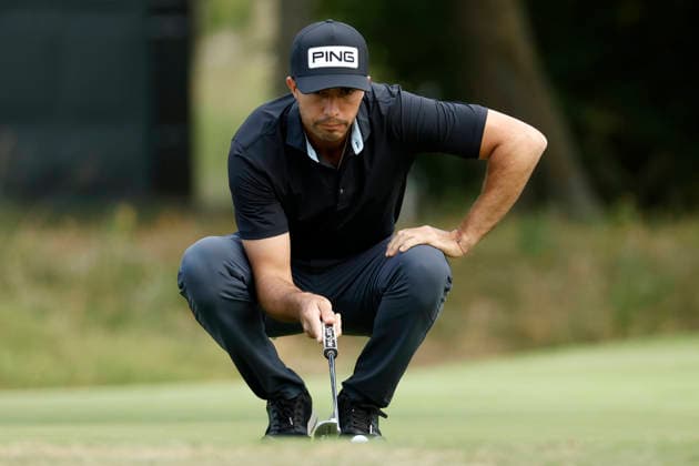 FRANKLIN, TN - SEPTEMBER 10: Alvaro Ortiz squats down to read a putt on the No. 14 green during the opening round of the Simmons Bank Open for the Snedeker Foundation, September 10, 2026, at Vanderbilt Legends Club in Franklin, Tennessee. (Photo by Matthew Maxey Icon Sportswire) GOLF: SEP 10 Korn Ferry Tour Simmons Bank Open EDITORIAL USE ONLY Icon260910013