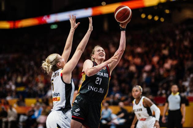 FIBA Women™s Basketball World Cup 2026: Belgien vs. Deutschland, 10.09.2026 Marie Gülich (Deutschland, 21) gegen Nastja Claessens (Belgien, 5); Basketball, FIBA Women™s Basketball World Cup 2026, Final Phase, Viertelfinale: Belgien vs. Deutschland am 10.09.2026 in der Uber Arena, Berlin Copyright: xBEAUTIFULxSPORTS Tonhäuserx