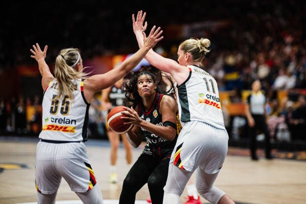 FIBA Women™s Basketball World Cup 2026: Belgien vs. Deutschland, 10.09.2026 Nyara Sabally (Deutschland, 8) gegen Emma Meesseman (Belgien, 11) und Julie Allemand (Belgien, 55); Basketball, FIBA Women™s Basketball World Cup 2026, Final Phase, Viertelfinale: Belgien vs. Deutschland am 10.09.2026 in der Uber Arena, Berlin Copyright: xBEAUTIFULxSPORTS Tonhäuserx