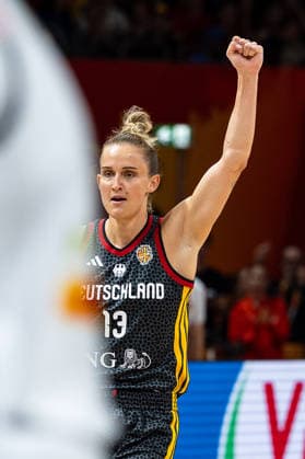 Leonie Fiebich (Deutschland, 13) jubelt Jubel, GER, Belgien vs. Deutschland, Basketball, FIBA Women s World Cup 2026, Viertelfinale, 10.09.2026 GER, Belgien vs. Deutschland, Basketball, FIBA Women s World Cup 2026, Viertelfinale, 10.09.2026 Berlin Copyright: xEibner-Pressefoto MaxxVincenx EP_MVN