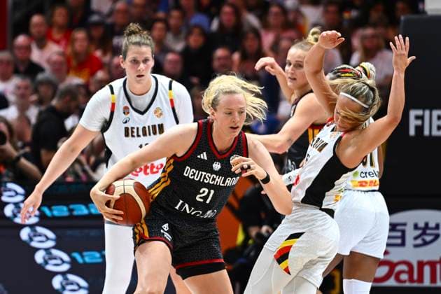 Belgium v Germany - FIBA Women s Basketball World Cup 2026 Quarter-Final BERLIN, GERMANY - SEPTEMBER 10 : Guelich Marie power forward of Germany and Allemand Julie point guard of Belgium during the FIBA Women s Basketball World Cup quarter final match between Belgium and Germany in Berlin on September 10, 2026 in Berlin, Germany, 10 09 2026 Berlin Germany  Copyright: xVincentxKalutx