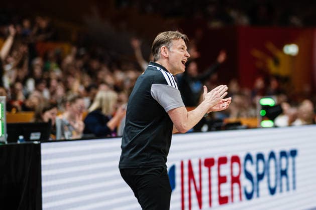 FIBA Women™s Basketball World Cup 2026: Belgien vs. Deutschland, 10.09.2026 Olaf Lange (Trainer Deutschland) jubelt, feuert an; Basketball, FIBA Women™s Basketball World Cup 2026, Final Phase, Viertelfinale: Belgien vs. Deutschland am 10.09.2026 in der Uber Arena, Berlin Copyright: xBEAUTIFULxSPORTS Tonhäuserx