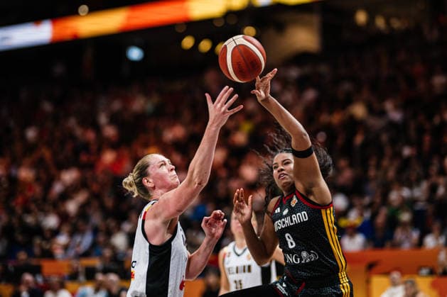 FIBA Women™s Basketball World Cup 2026: Belgien vs. Deutschland, 10.09.2026 Emma Meesseman (Belgien, 11) blockt Nyara Sabally (Deutschland, 8); Basketball, FIBA Women™s Basketball World Cup 2026, Final Phase, Viertelfinale: Belgien vs. Deutschland am 10.09.2026 in der Uber Arena, Berlin Copyright: xBEAUTIFULxSPORTS Tonhäuserx