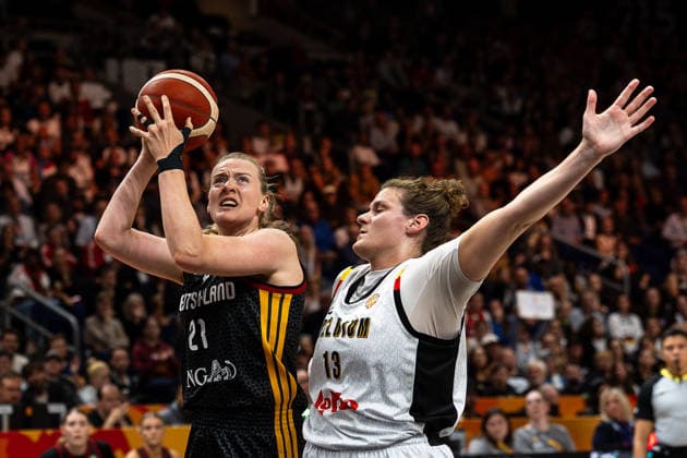 Marie Guelich (Deutschland, 21) am Ball, Kyara Linskens (Belgien, 13), GER, Belgien vs. Deutschland, Basketball, FIBA Women s World Cup 2026, Viertelfinale, 10.09.2026 GER, Belgien vs. Deutschland, Basketball, FIBA Women s World Cup 2026, Viertelfinale, 10.09.2026 Berlin Copyright: xEibner-Pressefoto MaxxVincenx EP_MVN