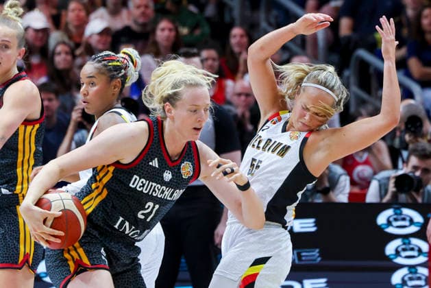 Marie Guelich (Germany) und Julie Allemand (Belgium) battle for the ball during the FIBA Women s Basketball World Cup Germany 2026 Quarter-Final match between Belgium and Germany at Berlin Arena on September 10, 2026 in Berlin, Germany. (Photo by Marco Steinbrenner DeFodi Images) -
