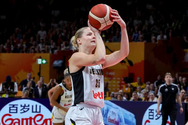 Becky Massey (Belgium) controls the ball during the FIBA Women s Basketball World Cup Germany 2026 Quarter-Final match between Belgium and Germany at Berlin Arena on September 10, 2026 in Berlin, Germany. (Photo by Marco Steinbrenner DeFodi Images) -