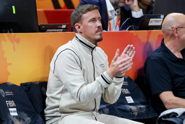 Max Kruse (ehemaliger Fussball-Profi) cheers during the FIBA Women s Basketball World Cup Germany 2026 Quarter-Final match between Belgium and Germany at Berlin Arena on September 10, 2026 in Berlin, Germany. (Photo by Marco Steinbrenner DeFodi Images) -