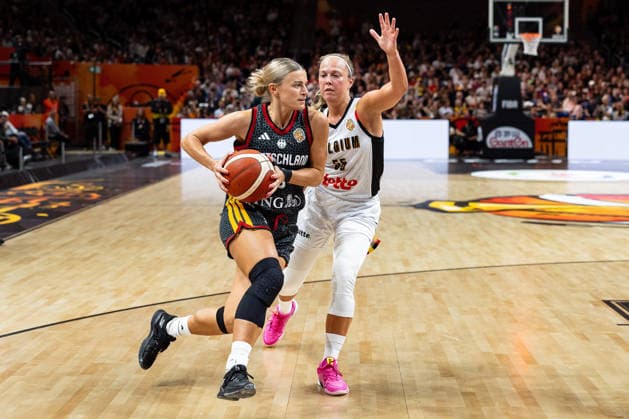 Alexandra Wilke (Deutschland, 03) im Dribbling, Julie Allemand (Belgien, 55), GER, Belgien vs. Deutschland, Basketball, FIBA Women s World Cup 2026, Viertelfinale, 10.09.2026 GER, Belgien vs. Deutschland, Basketball, FIBA Women s World Cup 2026, Viertelfinale, 10.09.2026 Berlin Copyright: xEibner-Pressefoto MaxxVincenx EP_MVN