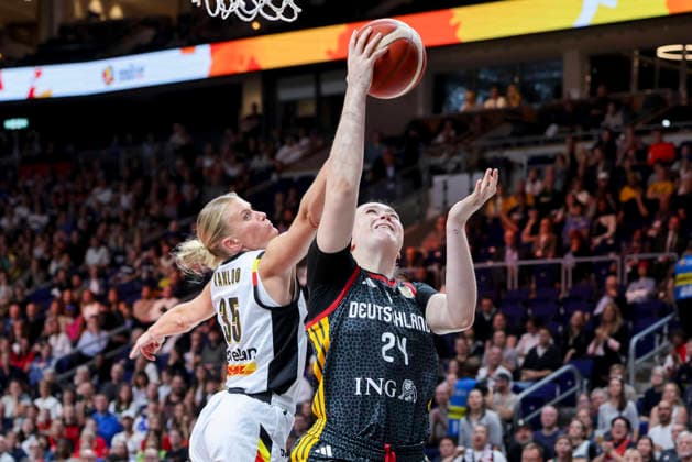 Julie Vanloo (Belgium) und Lina Sontag (Germany) battle for the ball during the FIBA Women s Basketball World Cup Germany 2026 Quarter-Final match between Belgium and Germany at Berlin Arena on September 10, 2026 in Berlin, Germany. (Photo by Marco Steinbrenner DeFodi Images) -
