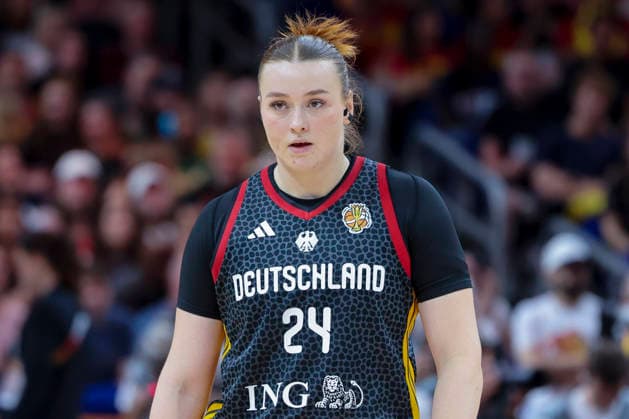 Lina Sontag (Germany) looks on during the FIBA Women s Basketball World Cup Germany 2026 Quarter-Final match between Belgium and Germany at Berlin Arena on September 10, 2026 in Berlin, Germany. (Photo by Marco Steinbrenner DeFodi Images) -