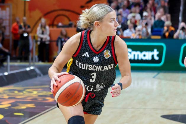 Alexandra Wilke (Germany) controls the ball during the FIBA Women s Basketball World Cup Germany 2026 Quarter-Final match between Belgium and Germany at Berlin Arena on September 10, 2026 in Berlin, Germany. (Photo by Marco Steinbrenner DeFodi Images) -