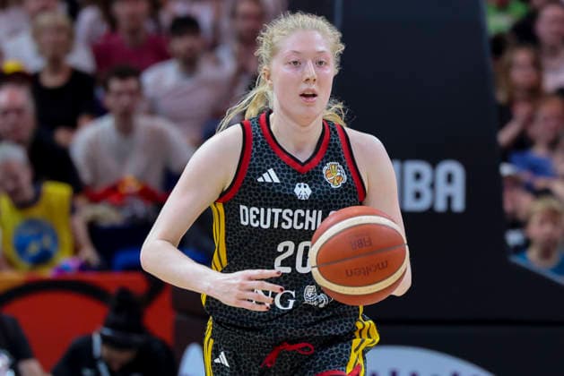 Frieda Buhner (Germany) controls the ball during the FIBA Women s Basketball World Cup Germany 2026 Quarter-Final match between Belgium and Germany at Berlin Arena on September 10, 2026 in Berlin, Germany. (Photo by Marco Steinbrenner DeFodi Images) -