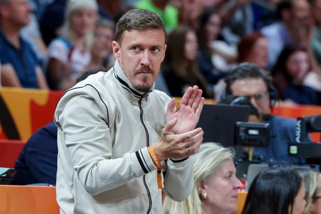 Max Kruse (ehemaliger Fussball-Profi) cheers during the FIBA Women s Basketball World Cup Germany 2026 Quarter-Final match between Belgium and Germany at Berlin Arena on September 10, 2026 in Berlin, Germany. (Photo by Marco Steinbrenner DeFodi Images) -