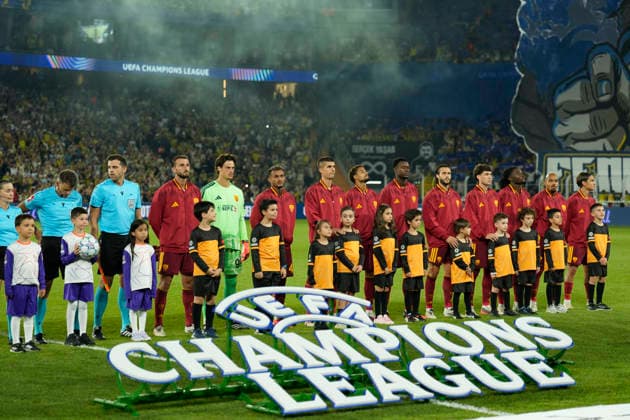 September 10, 2026, Kadikoy, Istanbul, Turkey: AS Roma players during the UEFA Champions League - League Phase, Matchday 1 - football match between Fenerbahce and AS Roma at Sukru Saracoglu Stadium in Istanbul, Turkey, on September 10, 2026. Kadikoy Turkey - ZUMAu194 20260910_zip_u194_011 Copyright: xTolgaxUluturkx
