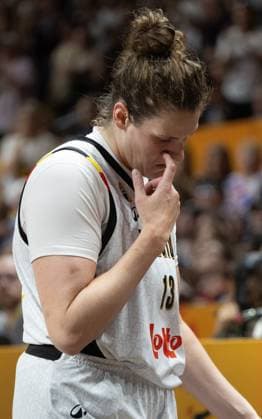 Belgium s Kyara Linskens looks dejected during a basketball game between Germany and Belgium national team, Nationalteam Belgian Cats, a quarter final game at the FIBA Women s Basketball World Cup, on Thursday 10 September 2026, in Berlin, Germany. The FIBA Women s Basketball World Cup takes place in Berlin from 4 to 13 September 2026. VIRGINIExLEFOUR  x185876386x
