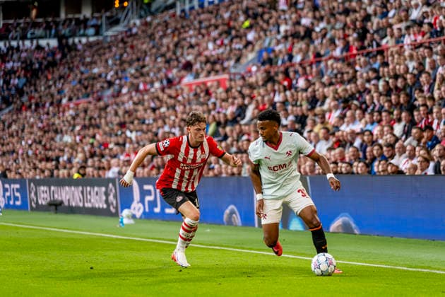 EINDHOVEN - (l-r) PSV Eindhoven midfielder Paul Wanner and Shakhtar Donetsk midfielder Alisson Santana during the UEFA Champions League match between PSV and Shakhtar Donetsk at Philips Stadion on 10 September 2026 in Eindhoven, Nederland. (Photo by DeFodi Images) -
