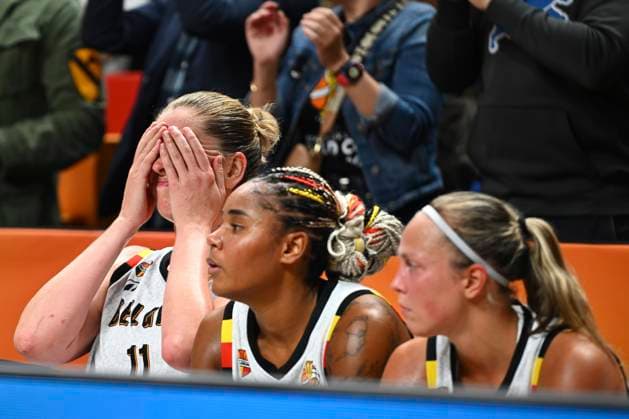 Belgium v Germany - FIBA Women s Basketball World Cup 2026 Quarter-Final BERLIN, GERMANY - SEPTEMBER 10 : Meesseman Emma power forward of Belgium, Lisowa Mbaka Maxuella small forward of Belgium and Allemand Julie point guard of Belgium look dejected during the FIBA Women s Basketball World Cup quarter final match between Belgium and Germany in Berlin on September 10, 2026 in Berlin, Germany, 10 09 2026 Berlin Germany  Copyright: xVincentxKalutx