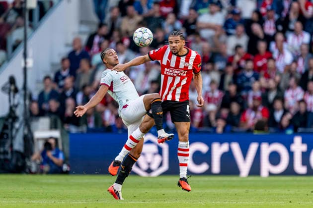 EINDHOVEN - (l-r) Shakhtar Donetsk forward Kaua Elias and PSV Eindhoven defender Armando Obispo during the UEFA Champions League match between PSV and Shakhtar Donetsk at Philips Stadion on 10 september 2026 in Eindhoven, Nederland. (Photo by DeFodi Images) -