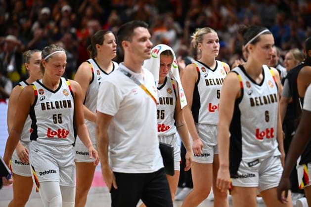 Belgium v Germany - FIBA Women s Basketball World Cup 2026 Quarter-Final BERLIN, GERMANY - SEPTEMBER 10 : players of Belgium look dejected after the FIBA Women s Basketball World Cup quarter final match between Belgium and Germany in Berlin on September 10, 2026 in Berlin, Germany, 10 09 2026 Berlin Germany  Copyright: xVincentxKalutx