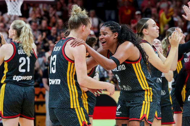 Leonie Fiebich (Germany) und Nyara Sabally (Germany) cheer during the FIBA Women s Basketball World Cup Germany 2026 Quarter-Final match between Belgium and Germany at Berlin Arena on September 10, 2026 in Berlin, Germany. (Photo by Marco Steinbrenner DeFodi Images) -