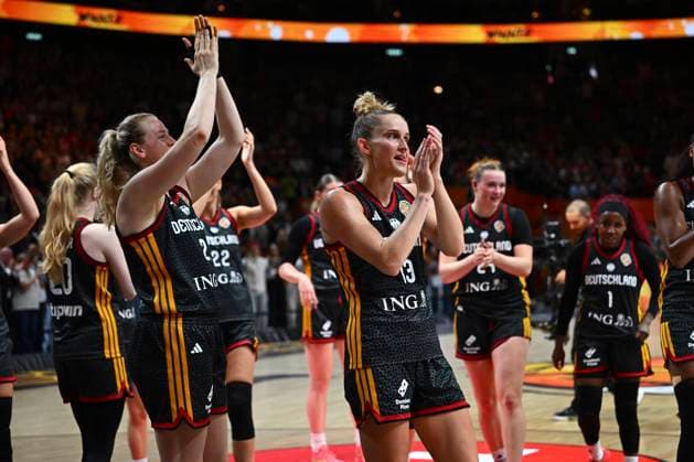 Belgium v Germany - FIBA Women s Basketball World Cup 2026 Quarter-Final BERLIN, GERMANY - SEPTEMBER 10 : players of Germany celebrate the victory after the FIBA Women s Basketball World Cup quarter final match between Belgium and Germany in Berlin on September 10, 2026 in Berlin, Germany, 10 09 2026 Berlin Germany  Copyright: xVincentxKalutx