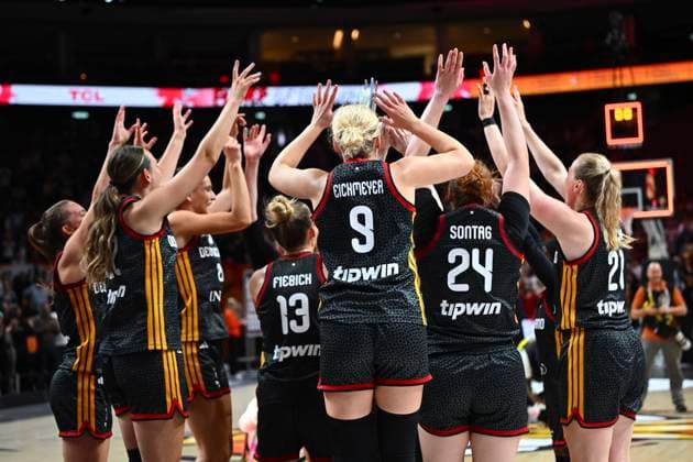 Belgium v Germany - FIBA Women s Basketball World Cup 2026 Quarter-Final BERLIN, GERMANY - SEPTEMBER 10 : players of Germany celebrate the victory after the FIBA Women s Basketball World Cup quarter final match between Belgium and Germany in Berlin on September 10, 2026 in Berlin, Germany, 10 09 2026 Berlin Germany  Copyright: xVincentxKalutx