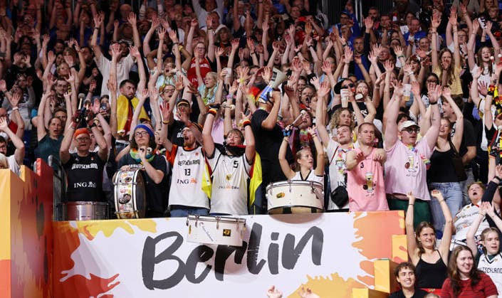 deutsche Fans feiern ihre Mannschaft Basketball FIBA World Cup Weltmeisterschaft Frauen WM Saison 2026 2027 10.09.2026 Belgien BEL vs DBB Deutschland GER