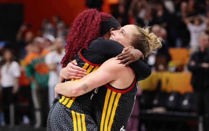 Alexis Peterson , Leonie Fiebich, deutsche Mannschaft jubelt nach Spielende und erreicht das Halbfinale Basketball FIBA World Cup Weltmeisterschaft Frauen WM Saison 2026 2027 10.09.2026 Belgien BEL vs DBB Deutschland GER