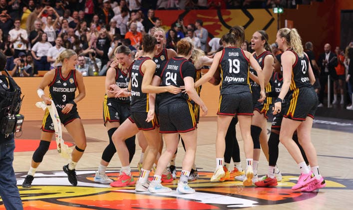 deutsche Mannschaft jubelt nach Spielende und erreicht das Halbfinale Basketball FIBA World Cup Weltmeisterschaft Frauen WM Saison 2026 2027 10.09.2026 Belgien BEL vs DBB Deutschland GER